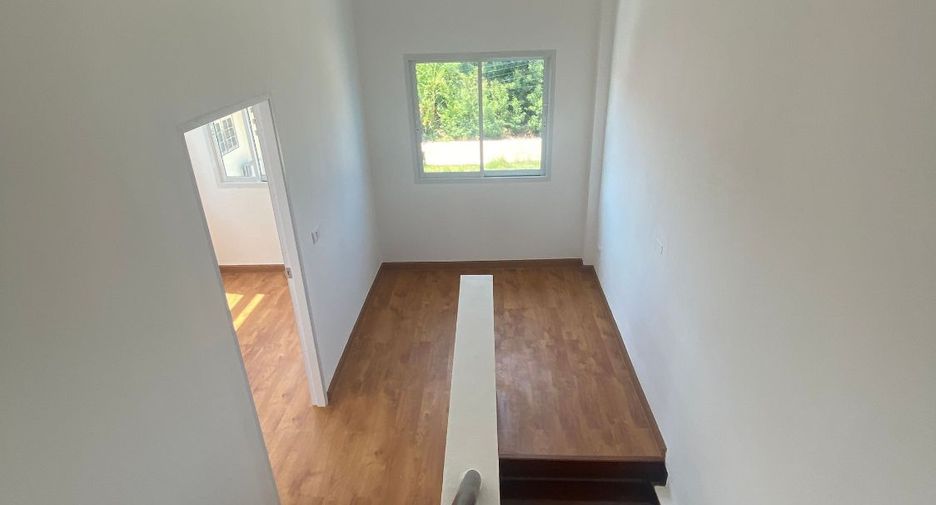 Casa adosada en venta de estudio en Bang Khae, Bangkok