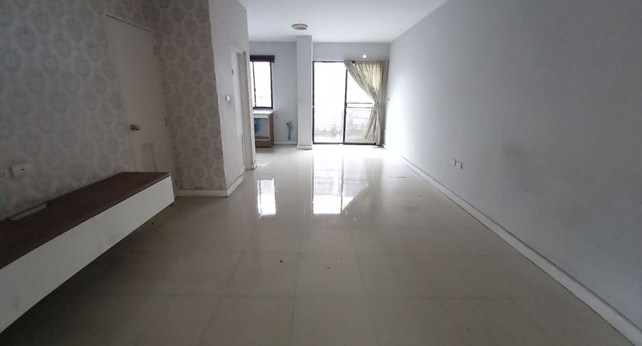 For sale studio townhouse in Bang Khae, Bangkok