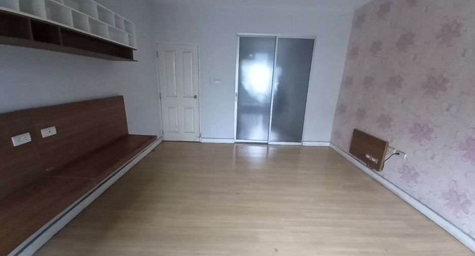 For sale studio townhouse in Bang Khae, Bangkok