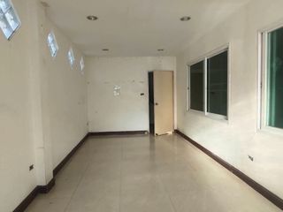 À vendre studio maison de ville à Bang Khun Thian, Bangkok