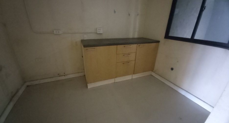 For sale studio townhouse in Bang Khae, Bangkok
