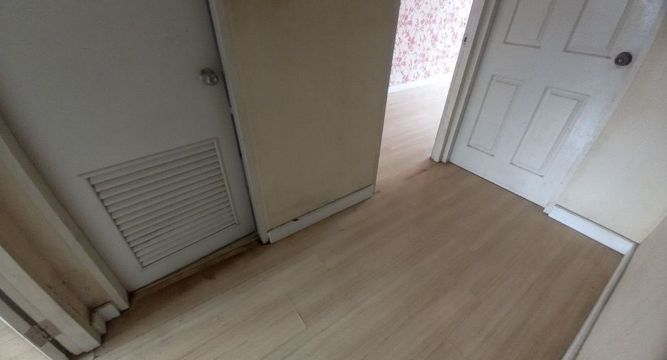 For sale studio townhouse in Bang Khae, Bangkok