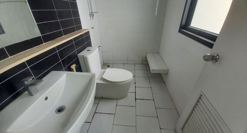 For sale studio townhouse in Bang Khae, Bangkok