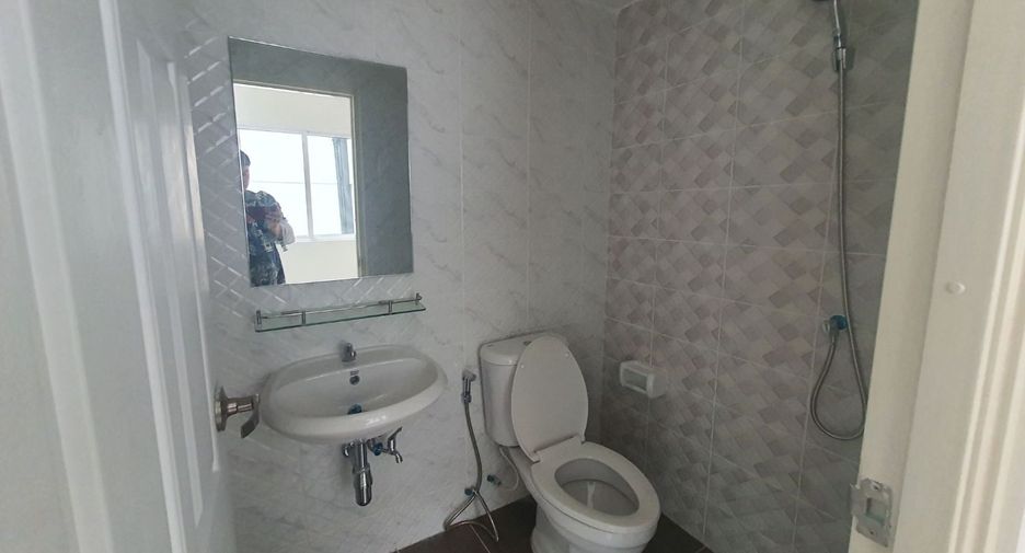 Casa adosada en venta de estudio en Khan Na Yao, Bangkok