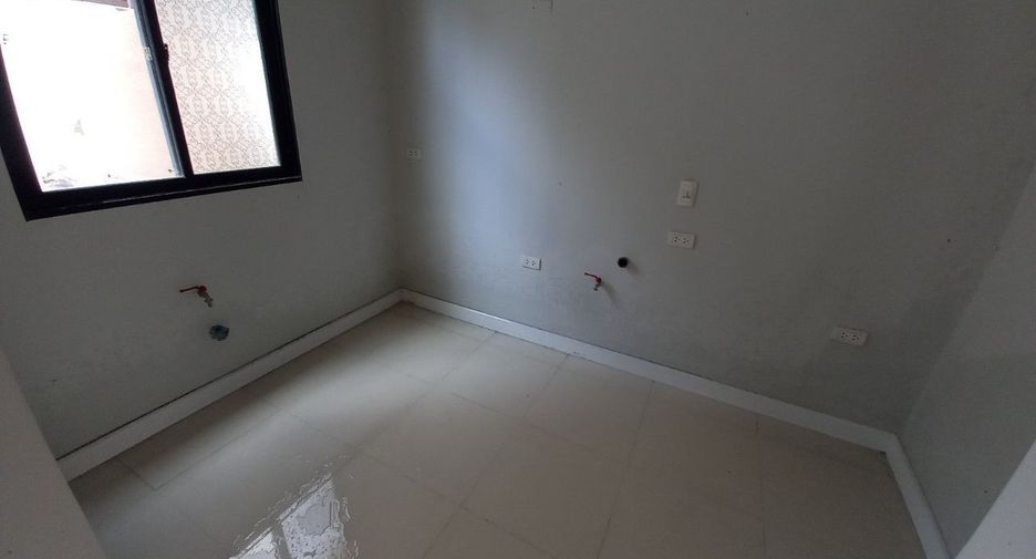 For sale studio townhouse in Bang Khae, Bangkok