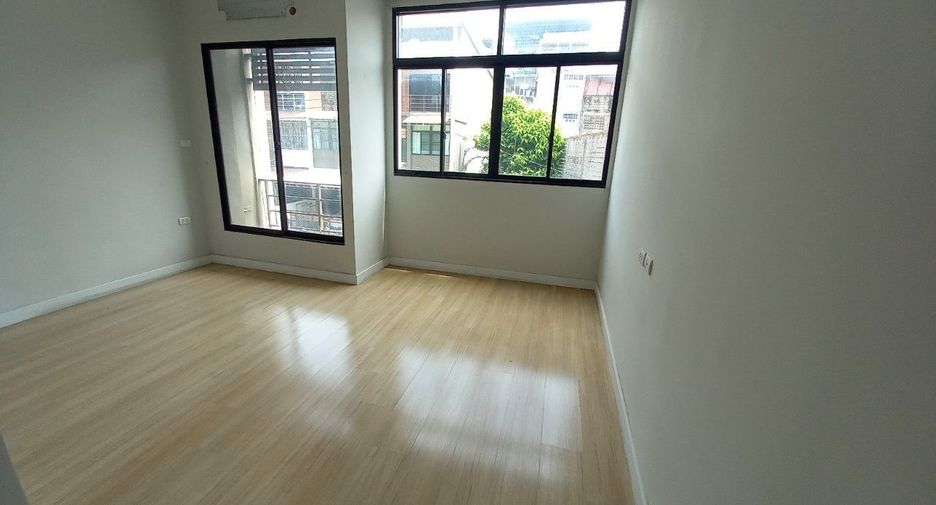 For sale studio townhouse in Bang Khae, Bangkok