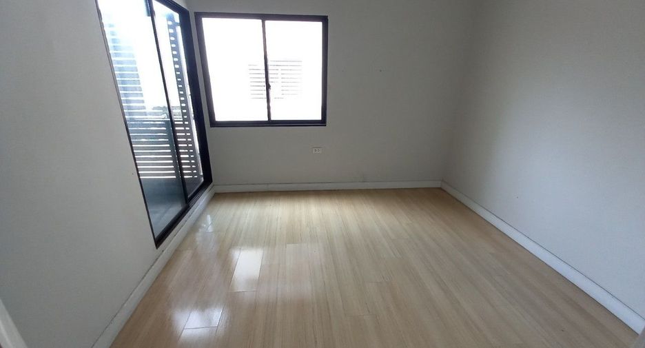 For sale studio townhouse in Bang Khae, Bangkok