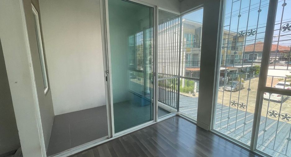 For sale studio townhouse in Min Buri, Bangkok
