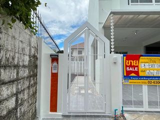 出售 公寓 联排别墅 在 Khlong Sam Wa, 曼谷