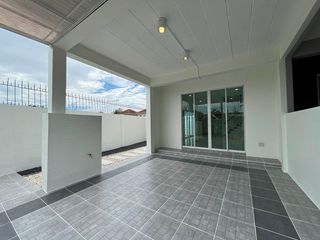 出售 公寓 联排别墅 在 Khlong Sam Wa, 曼谷