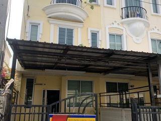 À vendre studio maison de ville à Bang Khun Thian, Bangkok