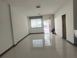 À vendre studio maison de ville à Bang Khun Thian, Bangkok