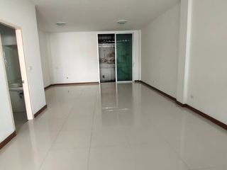 À vendre studio maison de ville à Bang Khun Thian, Bangkok