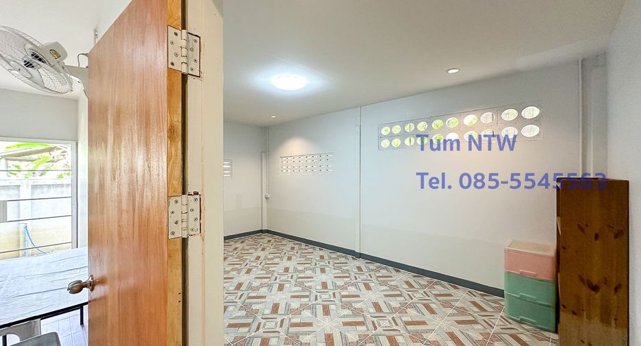 For rent 3 bedrooms house in Saraphi, Chiang Mai