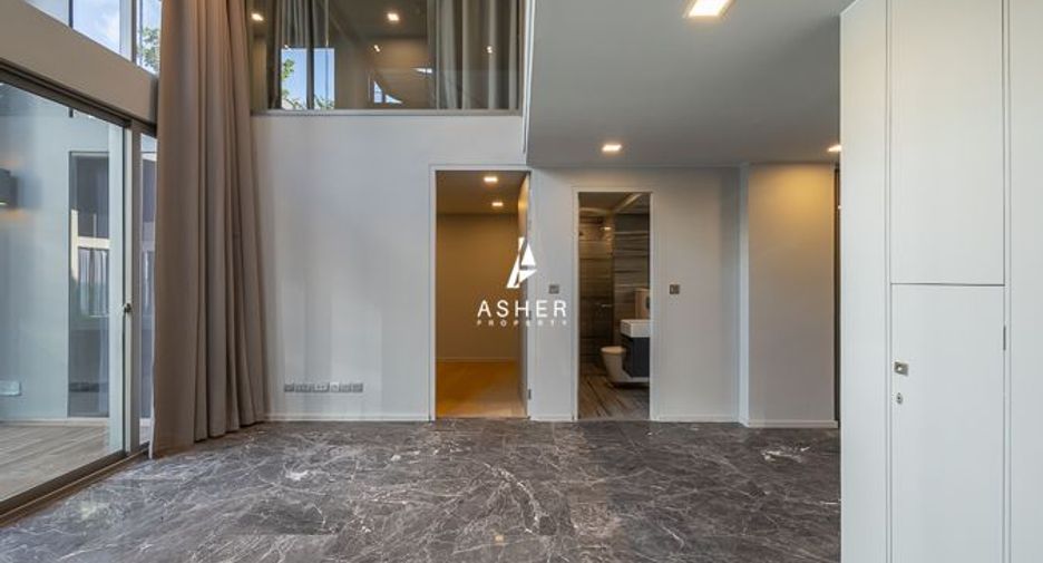 For sale 3 bedrooms condo in Watthana, Bangkok