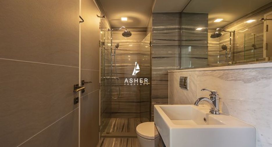 For sale 3 bedrooms condo in Watthana, Bangkok