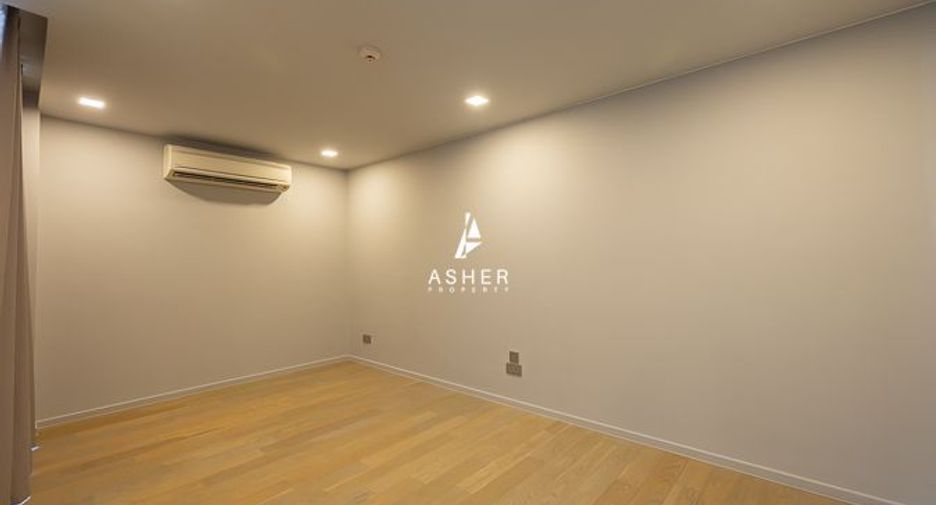 For sale 3 bedrooms condo in Watthana, Bangkok
