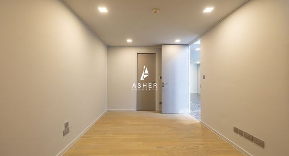 For sale 3 bedrooms condo in Watthana, Bangkok