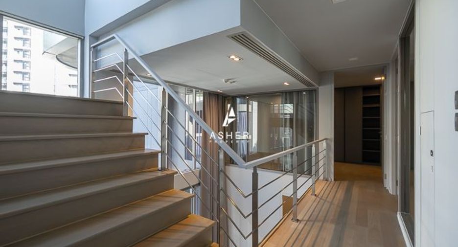 For sale 3 bedrooms condo in Watthana, Bangkok
