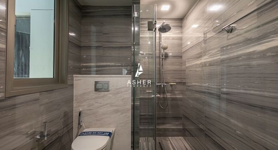 For sale 3 bedrooms condo in Watthana, Bangkok