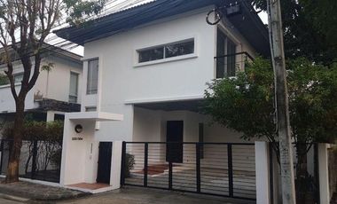 Casa en alquiler de 3 habitaciones en Bang Khen, Bangkok