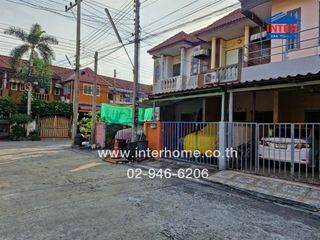 For sale 2 bed townhouse in Sam Khok, Pathum Thani