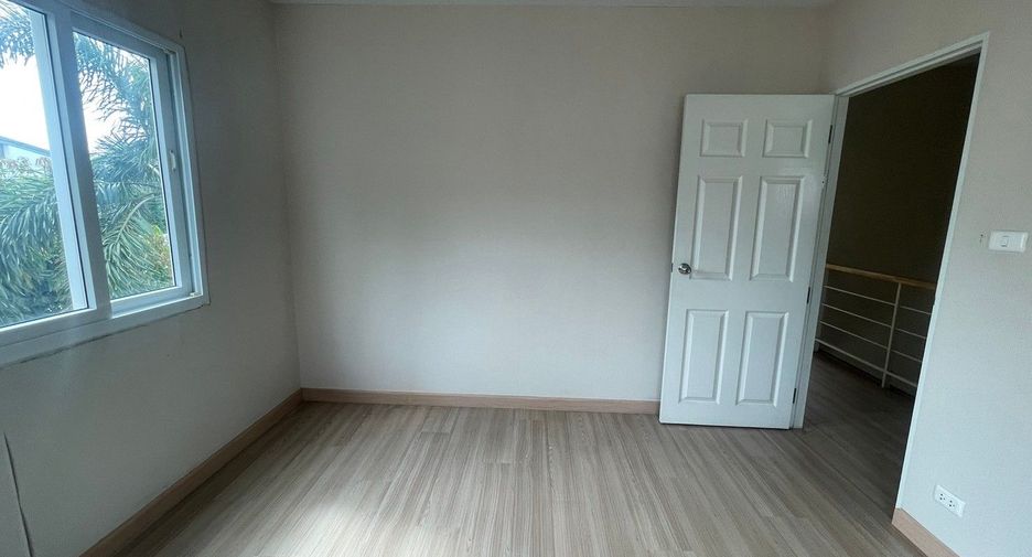For sale studio townhouse in Don Mueang, Bangkok