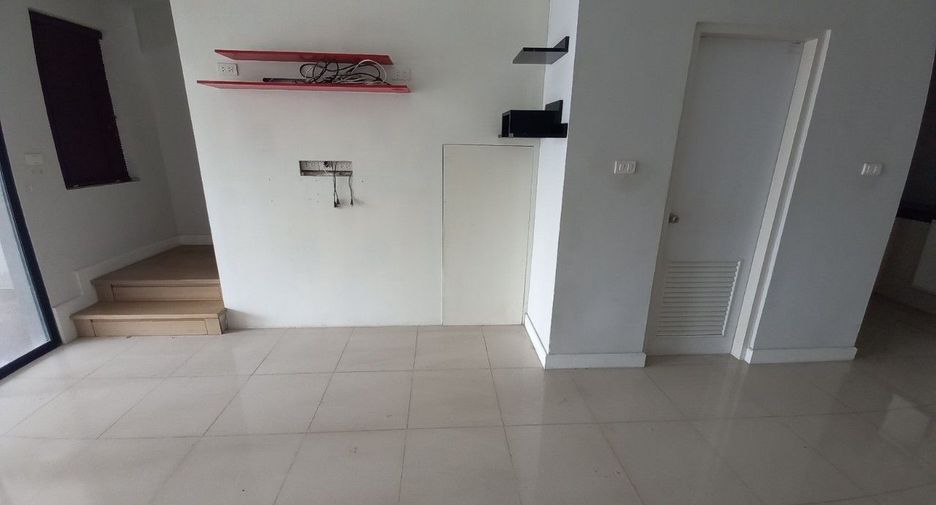 For sale スタジオ townhouse in Bang Khae, Bangkok