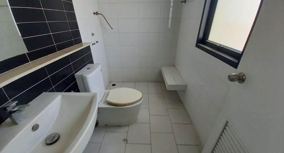 For sale スタジオ townhouse in Bang Khae, Bangkok