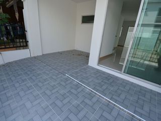 À vendre studio maison de ville à Prawet, Bangkok