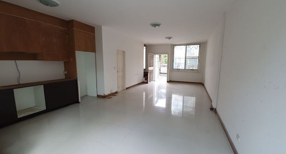 À vendre studio maison de ville à Bang Khun Thian, Bangkok