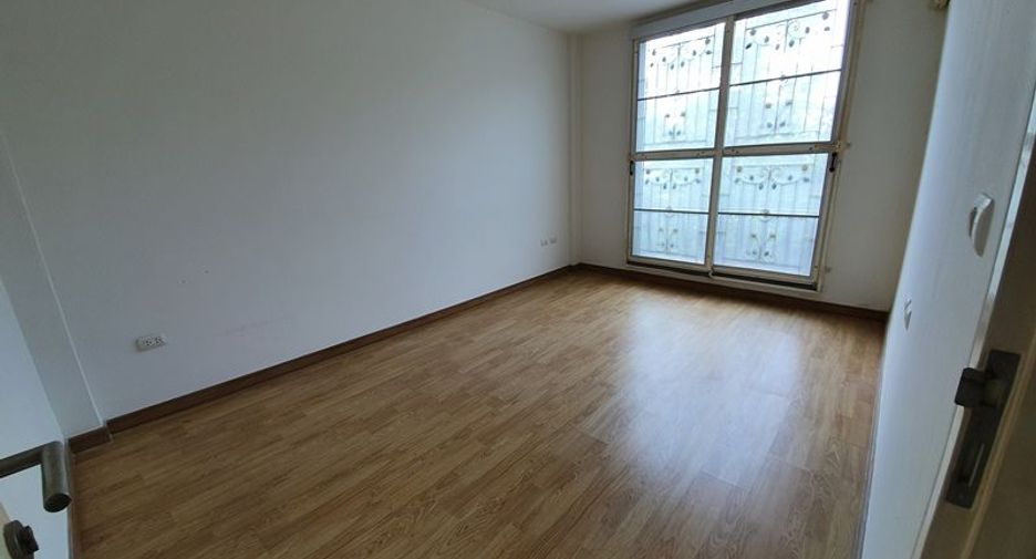 À vendre studio maison de ville à Bang Khun Thian, Bangkok