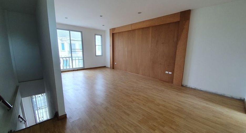 À vendre studio maison de ville à Bang Khun Thian, Bangkok