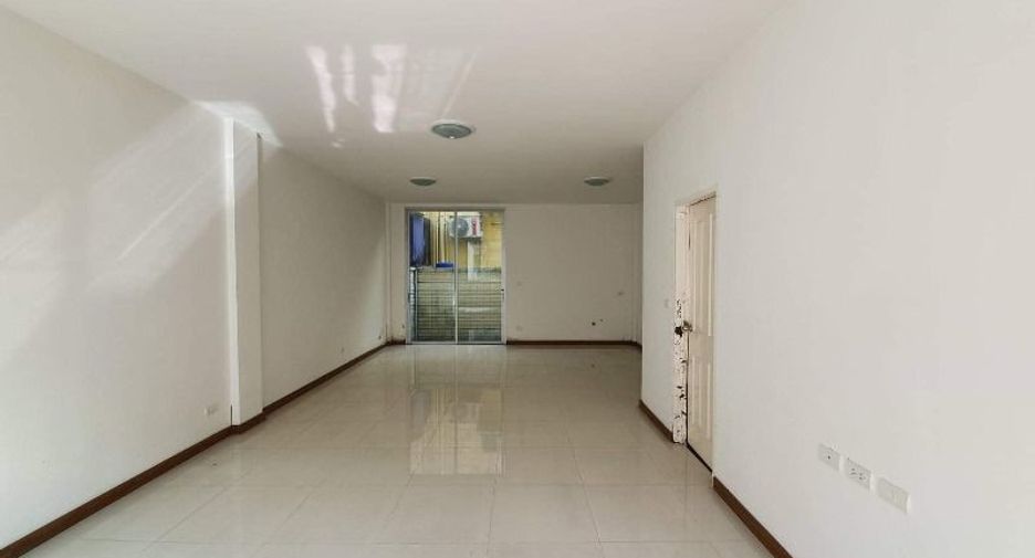 À vendre studio maison de ville à Bang Khun Thian, Bangkok