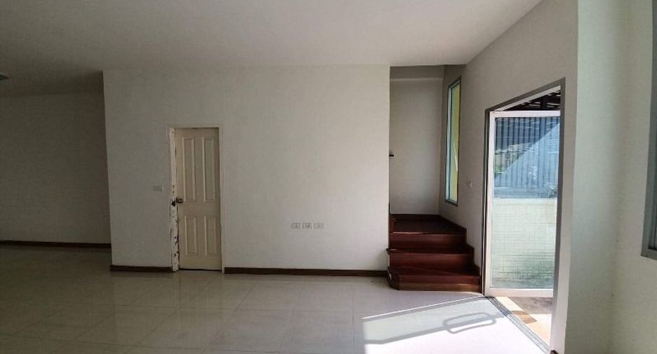 À vendre studio maison de ville à Bang Khun Thian, Bangkok