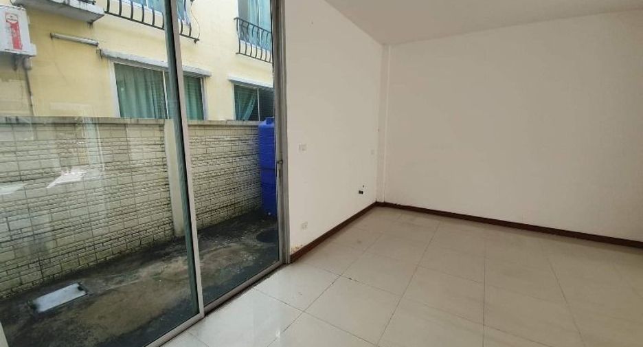 À vendre studio maison de ville à Bang Khun Thian, Bangkok
