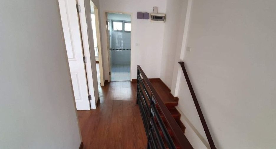 À vendre studio maison de ville à Bang Khun Thian, Bangkok