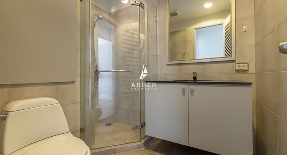 For rent 3 bedrooms condo in Watthana, Bangkok