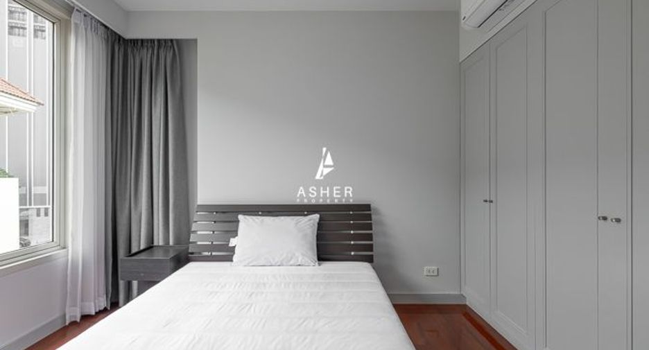 For rent 3 bedrooms condo in Watthana, Bangkok