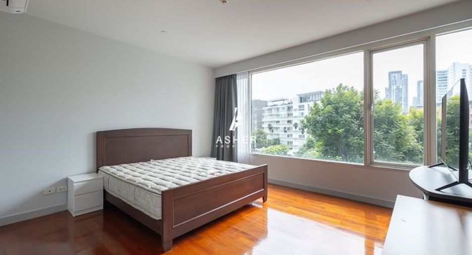 For rent 3 bedrooms condo in Watthana, Bangkok