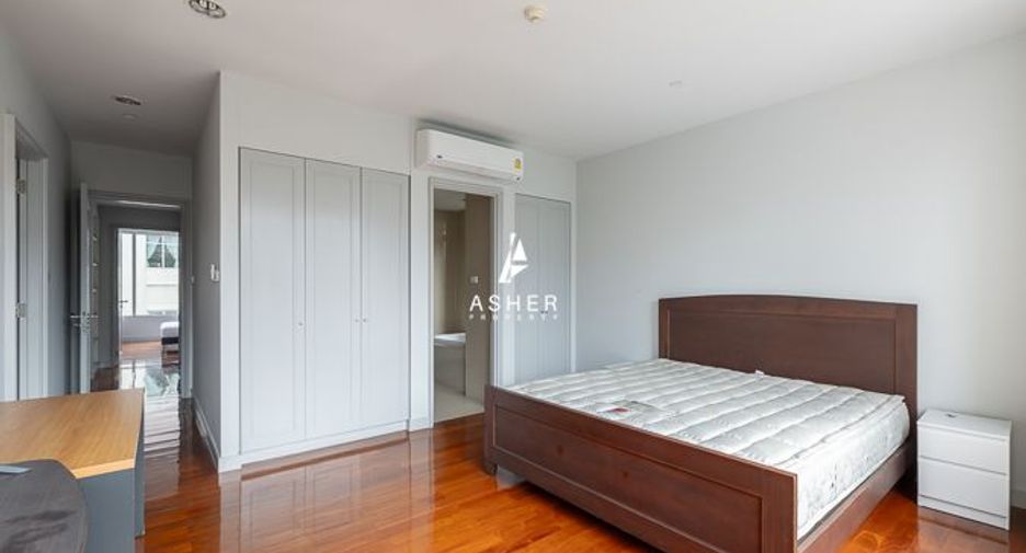 For rent 3 bedrooms condo in Watthana, Bangkok