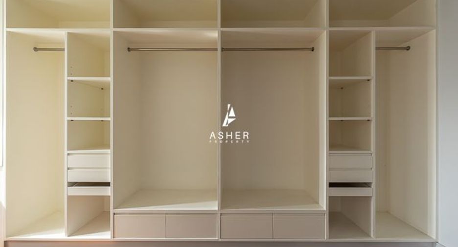For rent 3 bedrooms condo in Watthana, Bangkok