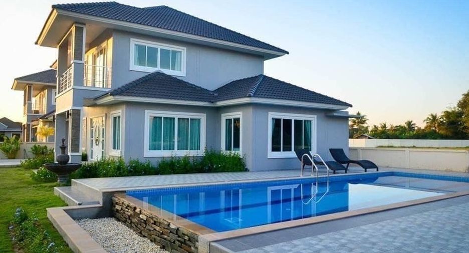 For rent 4 bedrooms house in San Sai, Chiang Mai