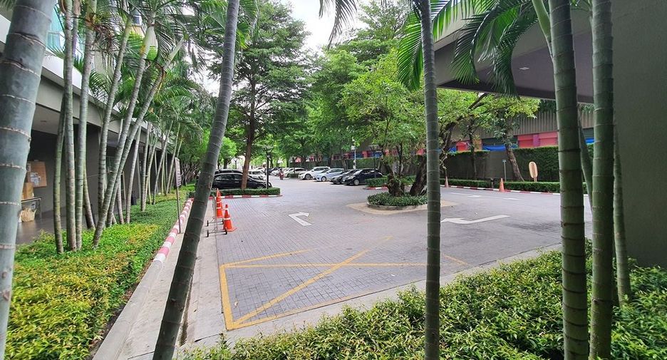 For sale studio condo in Bang Kapi, Bangkok