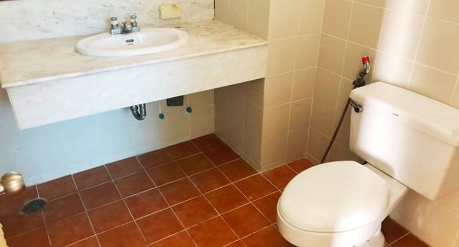 For sale studio condo in Don Mueang, Bangkok