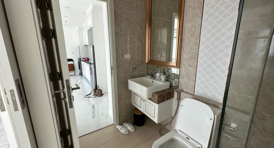 For sale 2 ベッドルーム apartment in Bang Lamung, Chonburi