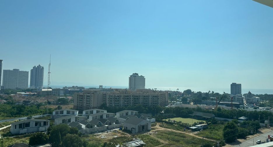 For sale 2 ベッドルーム apartment in Bang Lamung, Chonburi
