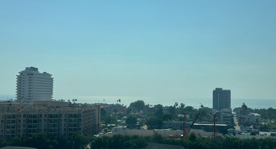 For sale 2 ベッドルーム apartment in Bang Lamung, Chonburi