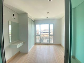 Condo en venta de estudio en Bang Khun Thian, Bangkok