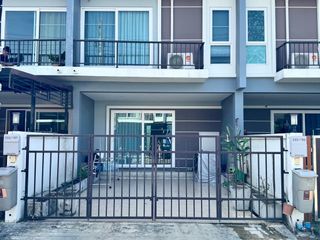 For sale 3 bed townhouse in Khlong Sam Wa, Bangkok